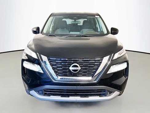 Used 2023 Nissan Rogue SV image 2