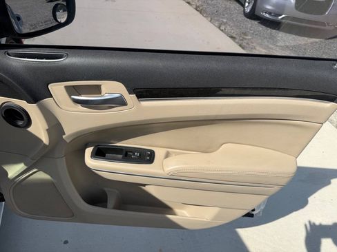 Used 2014 Chrysler 300 AWD w/ Driver Convenience Group image 26