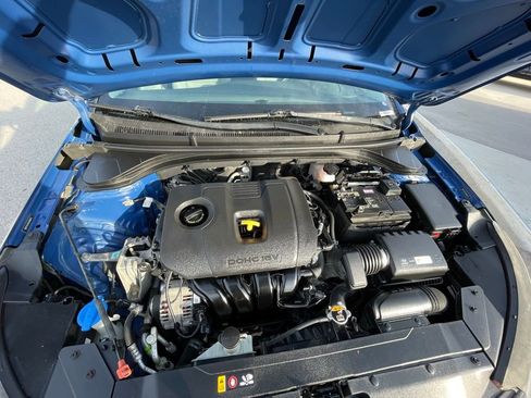 Used 2019 Hyundai Elantra SE image 28