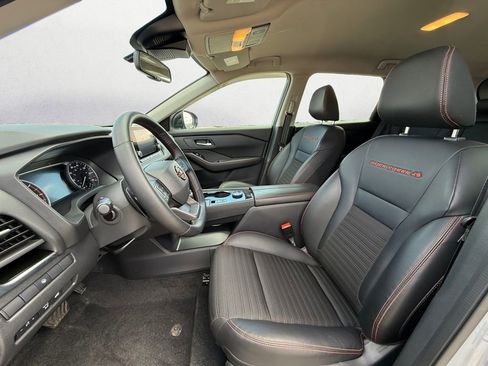 Used 2025 Nissan Rogue SV w/ Rock Creek Premium Package image 9