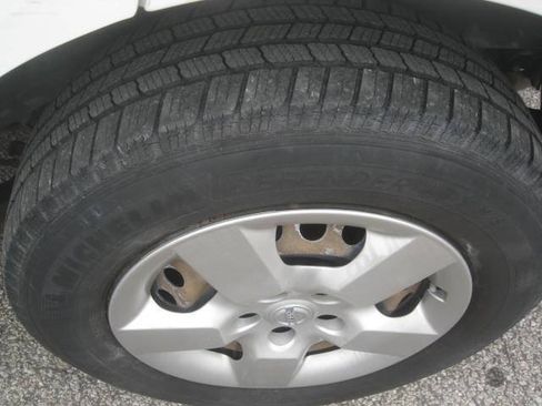 Used 2014 Nissan Rogue S w/ Convenience Package AWD/4WD image 33