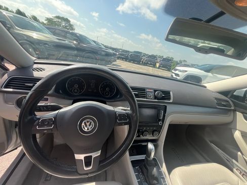 Used 2014 Volkswagen Passat 1.8T SE FWD image 14