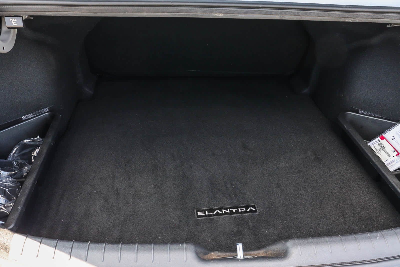 Used 2025 Hyundai Elantra SE w/ Cargo Package FWD image 16