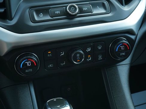 Used 2019 GMC Acadia SLE FWD image 34