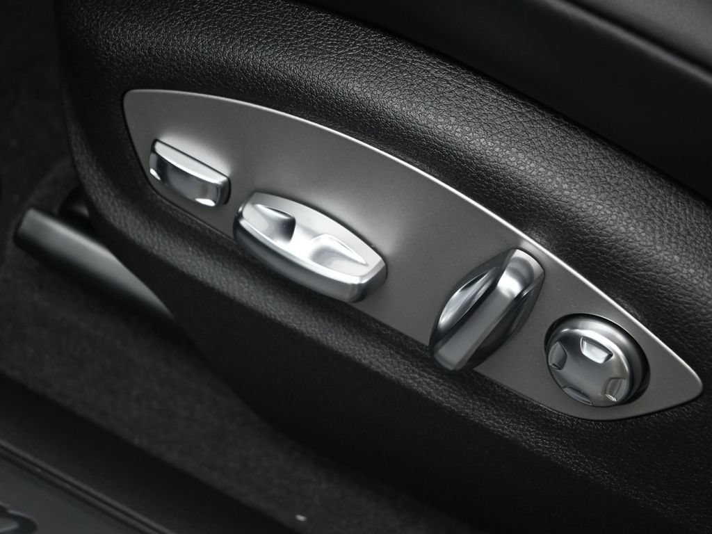 Certified 2026 Porsche Macan AWD/4WD image 15