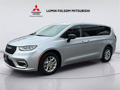 Used 2024 Chrysler Pacifica Touring-L