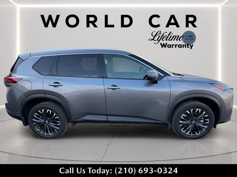 Used 2025 Nissan Rogue SL w/ Tech Package image 8