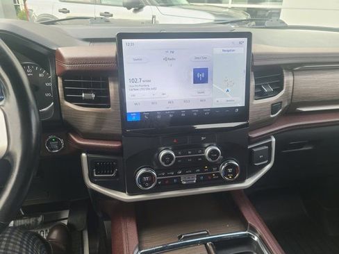 Used 2022 Ford Expedition Limited AWD/4WD image 12