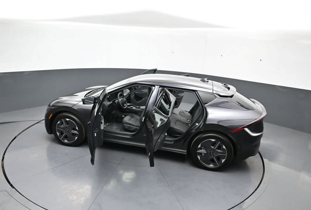 Certified 2025 Kia EV6 Light w/ Light LR Technology Package AWD/4WD image 43