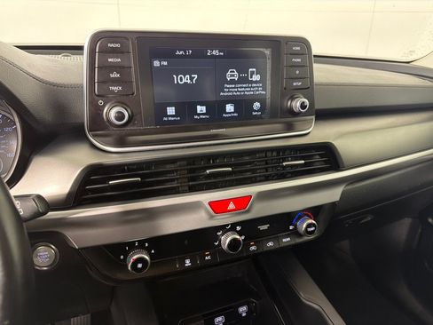 Used 2020 Kia Telluride LX FWD image 16