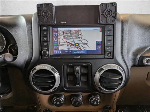 Used 2014 Jeep Wrangler Unlimited Rubicon w/ Connectivity Group image 14