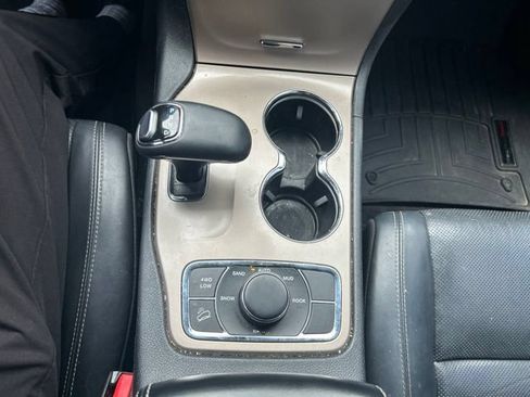 Used 2015 Jeep Grand Cherokee Limited w/ Luxury Group II AWD/4WD image 15