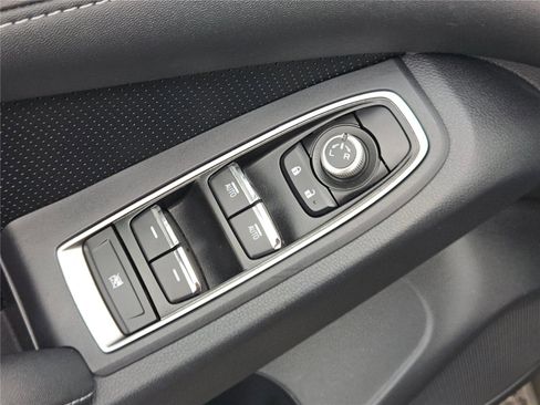 Used 2023 Subaru Ascent Limited image 23