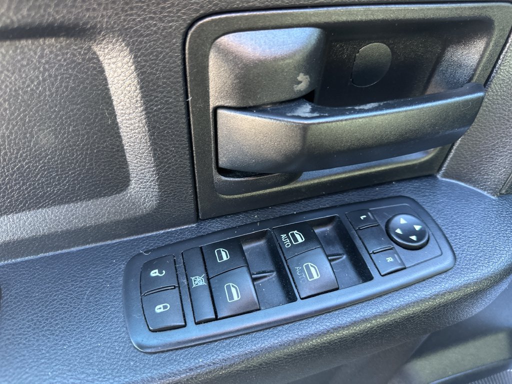Used 2016 RAM 1500 Express AWD/4WD image 12