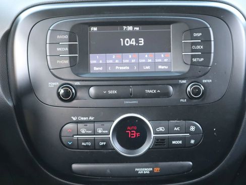 Used 2017 Kia Soul + FWD image 24