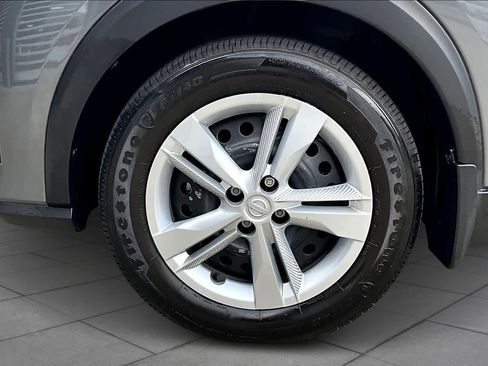 Used 2025 Nissan Kicks Play S image 9