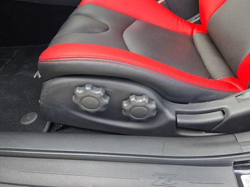 Used 2025 Nissan Z Sport w/ Floor Mat Package RWD image 15