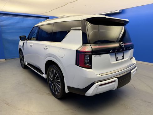 Used 2025 Nissan Armada Platinum Reserve AWD/4WD image 5