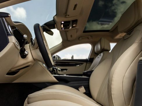 Used 2026 Bentley Flying Spur Plug-In Hybrid AWD/4WD image 26