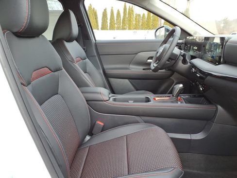 New 2026 Nissan Kicks SR w/ Cold Weather Package AWD/4WD image 7