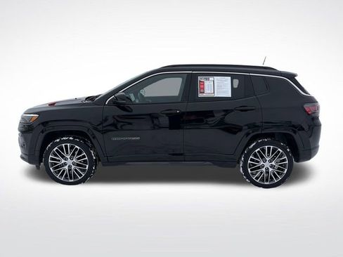 Used 2023 Jeep Compass Limited w/ Elite Group AWD/4WD image 3