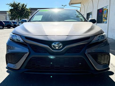 Used 2024 Toyota Camry SE image 9