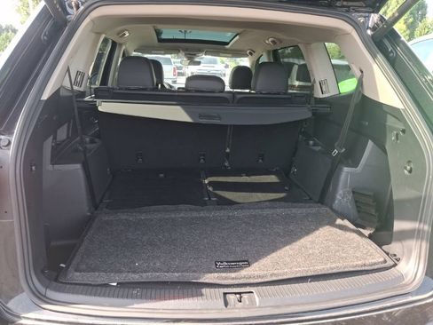 Used 2024 Volkswagen Atlas SEL AWD/4WD image 8