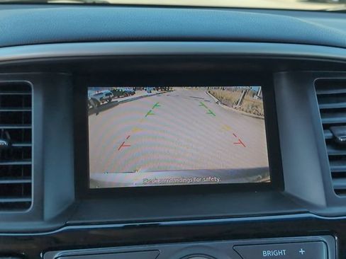 Used 2013 Nissan Pathfinder SV image 18