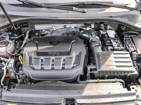 Certified 2024 Volkswagen Tiguan SE image 40