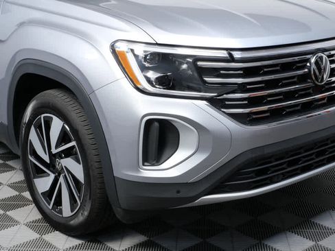 Used 2025 Volkswagen Atlas SEL image 38