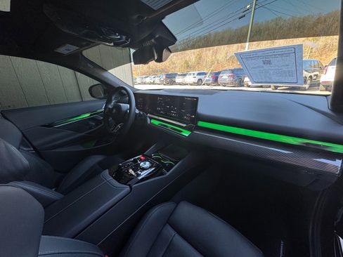 Used 2025 BMW M5 Touring image 22