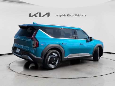 New 2026 Kia EV9 Wind image 4