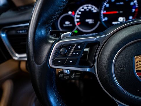 Used 2019 Porsche Panamera image 42