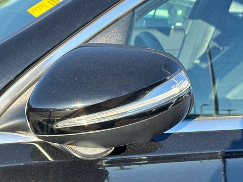 Used 2023 Mercedes-Benz GLS 450 4MATIC w/ AMG Line Exterior image 16