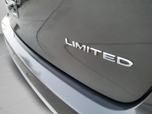 Certified 2022 Chrysler Pacifica Limited FWD image 29
