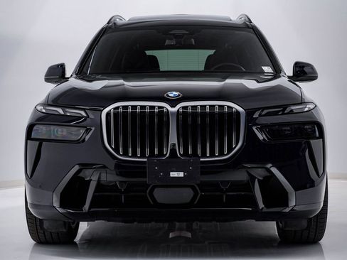 Used 2024 BMW X7 xDrive40i w/ M Sport Package image 5