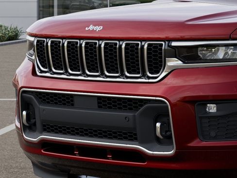 New 2025 Jeep Grand Cherokee Overland image 37