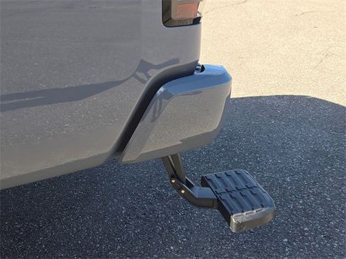 New 2026 Nissan Frontier SV image 31