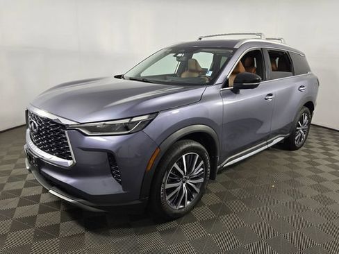 Used 2023 INFINITI QX60 Sensory w/ Vision Package AWD/4WD image 3