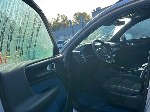 Certified 2023 Volvo XC40 Recharge Ultimate image 20