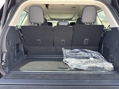 New 2026 Lincoln Navigator Reserve AWD/4WD image 10