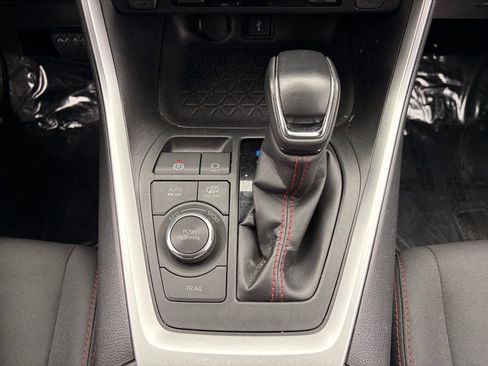 Used 2022 Toyota RAV4 SE w/ Weather & Moonroof Package image 24