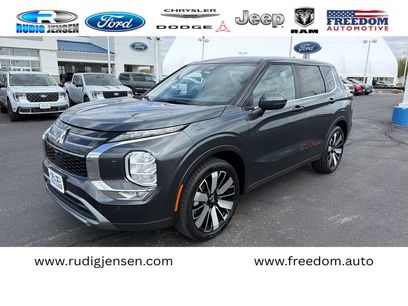 Used 2025 Mitsubishi Outlander SE