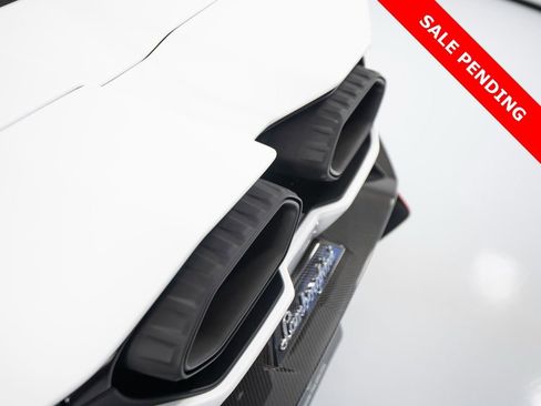 Used 2024 Lamborghini Revuelto image 50