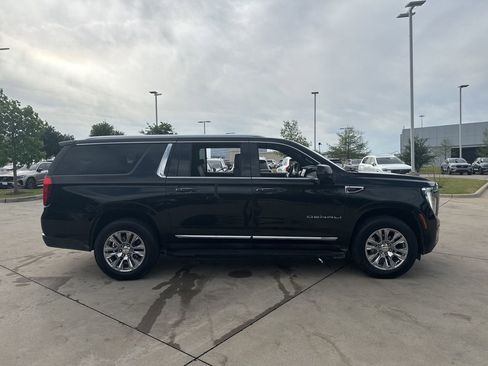 Used 2025 GMC Yukon XL Denali image 4