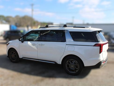 New 2026 Kia Carnival EX image 16