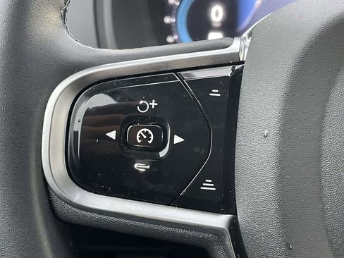 Used 2025 Volvo XC90 B5 Plus image 10