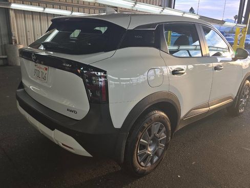 Used 2025 Nissan Kicks S image 2
