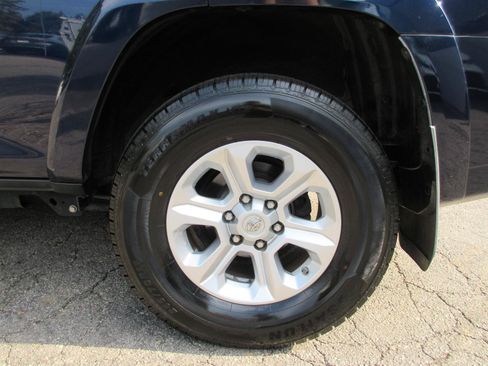 Used 2017 Toyota 4Runner SR5 RWD image 18
