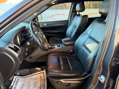 Used 2018 Jeep Grand Cherokee Limited image 14